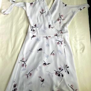 Dynamite Cold Shoulder Tie Wrap White Blush Floral Lined Dress